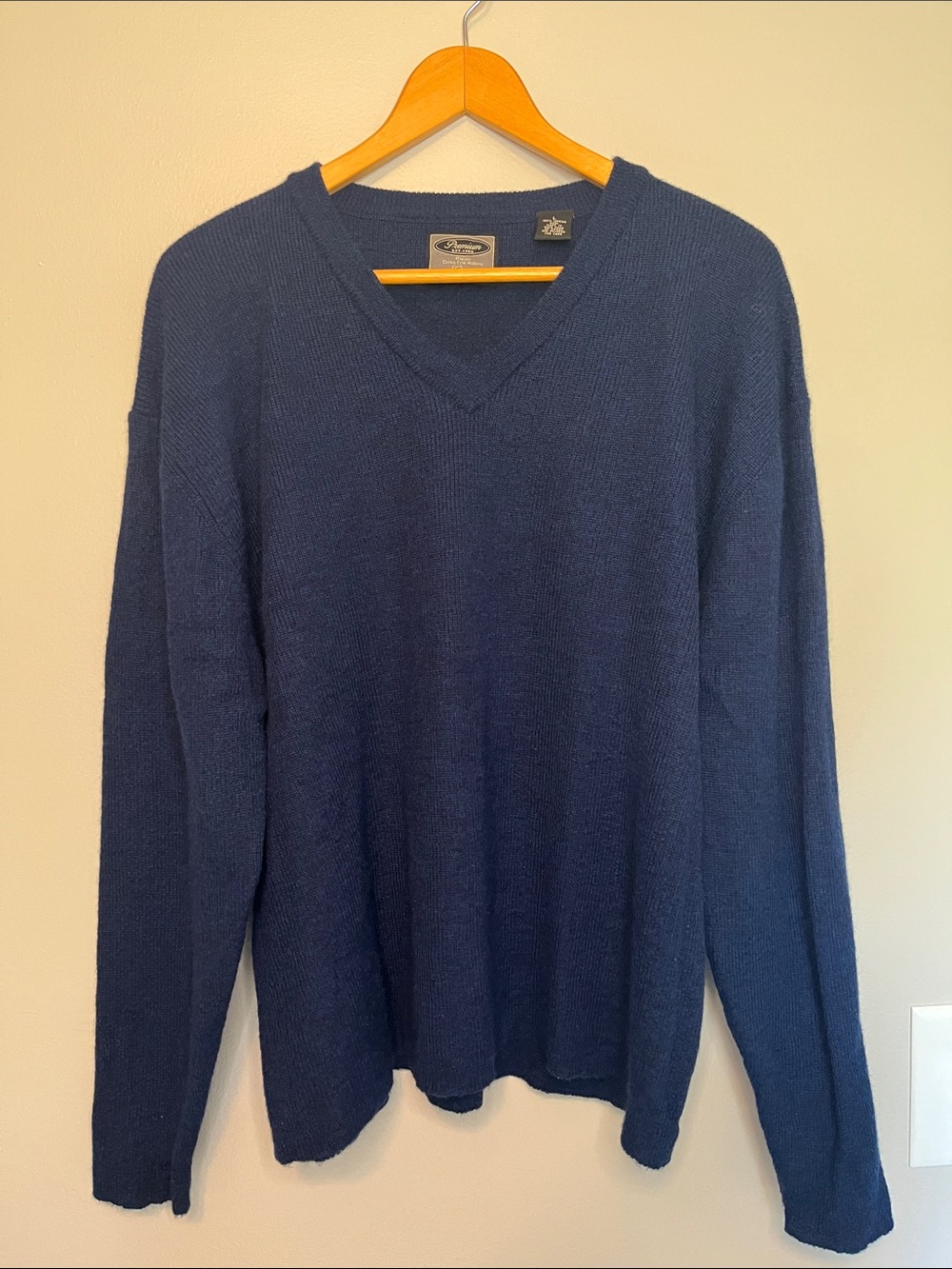 Vintage Gap 100% Extra Fine Merino Wool Men’s sweater Blue with elbow pads